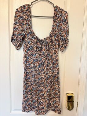 Floral Puff-Sleeve Square Neck Dress in Navy and Rust